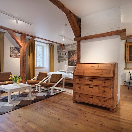 Historic Apartment With Private Garden In Old Town Tallinn Dış mekan fotoğraf